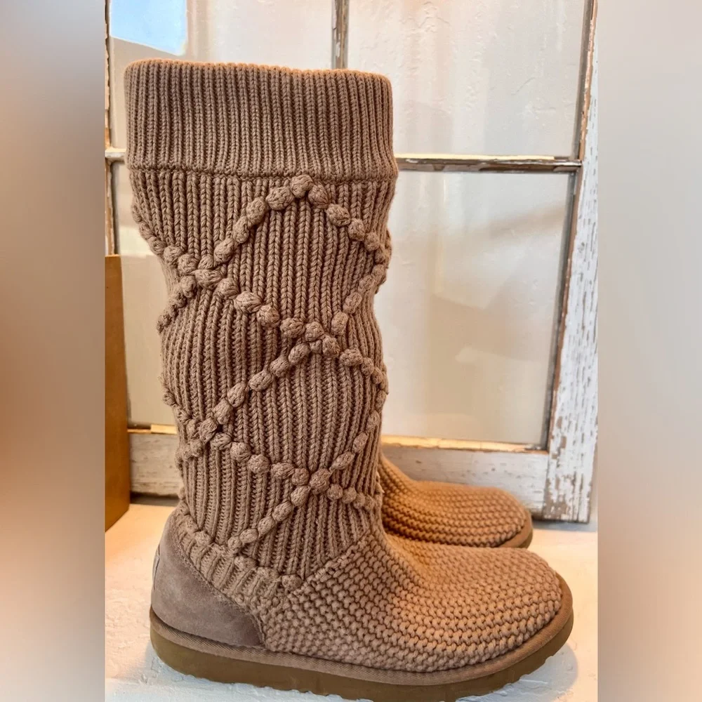 UGG ARGYLE KNIT SWEATER STYLE PULL ON BOOTS - Picture 9 of 14